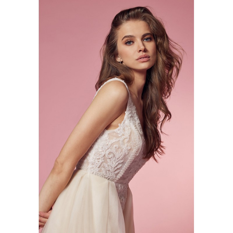 Fitted Lace A-Line Tulle Gown By Nox Anabel -E474