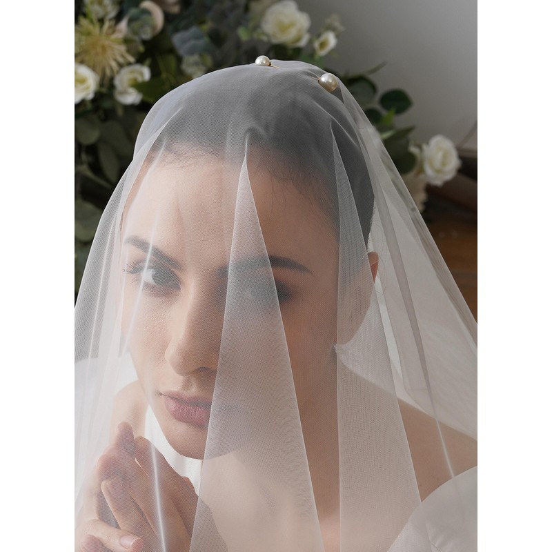Two-tier Cut Edge Fingertip Bridal Veils With Satin Flower