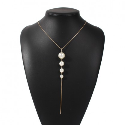 Ladies' Beautiful Pearl Necklaces