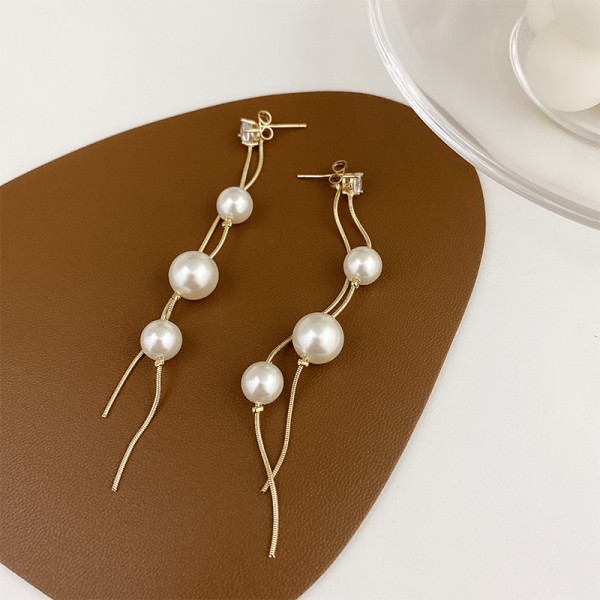 Ladies' Elegant Alloy/Pearl Pearl Earrings