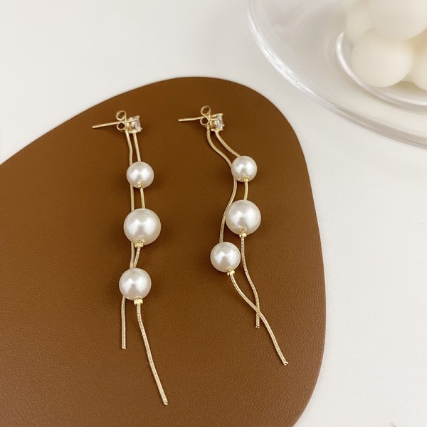 Ladies' Elegant Alloy/Pearl Pearl Earrings
