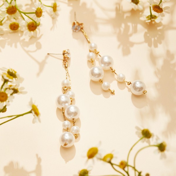 Elegant Alloy/Pearl/Rhinestones Earrings