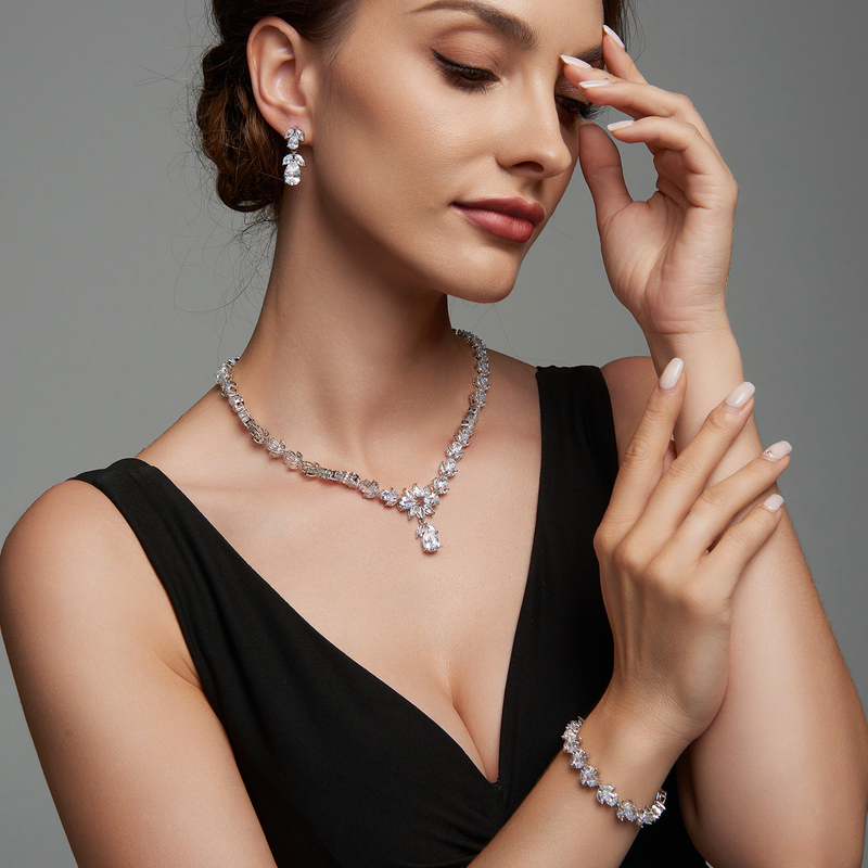 Luxurious Alloy/Zircon Rhinestone Jewelry Sets
