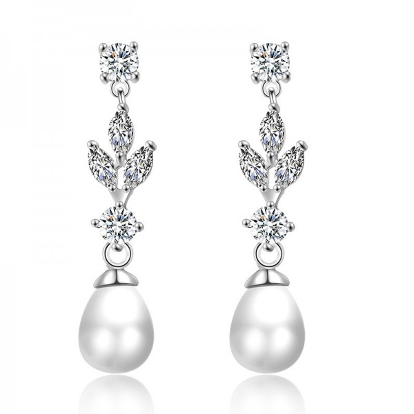 Non-personalized Ladies' Elegant Zircon/Imitation Pearls Earrings For Her