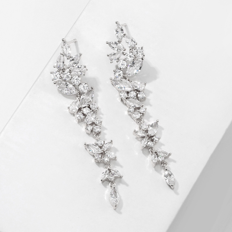 Non-personalized Ladies' Shining Zircon Earrings For Her