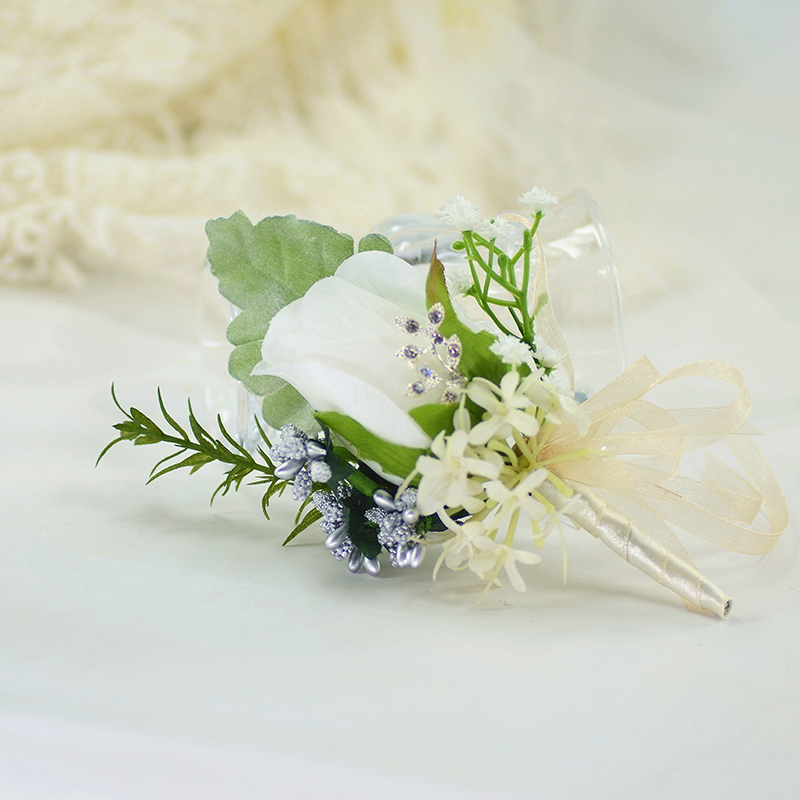 Hand-tied Silk Flower Boutonniere (Sold in a single piece) -
