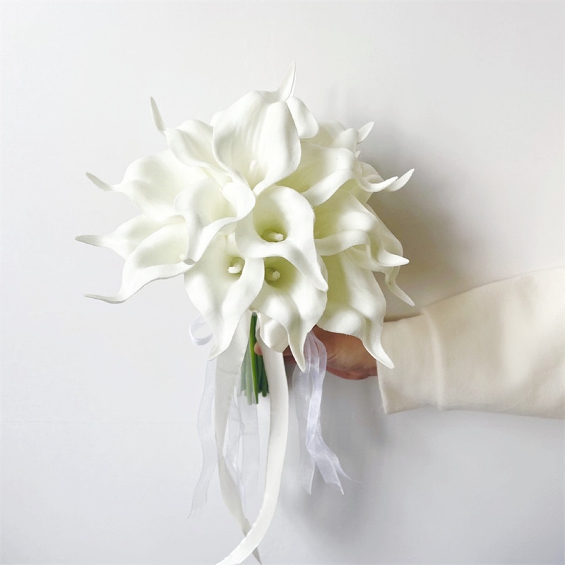 Elegant/Fascinating/Dreamlike Plastic/Artificial Flower Bridal Bouquets -